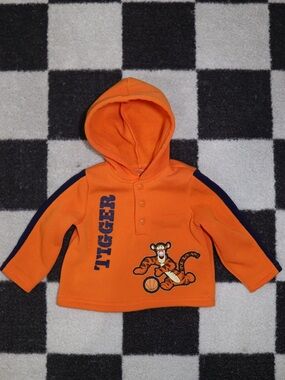 Tigger Hooded Sweatshirt playing Basketball 2009